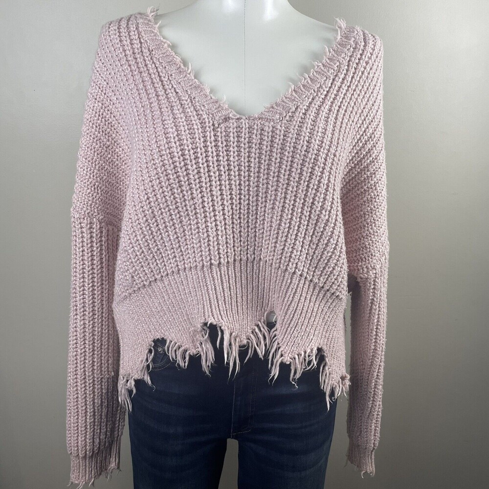 Elan V-neck cropped long sleeve distressed chunky knit sweater, size S Soft Pink